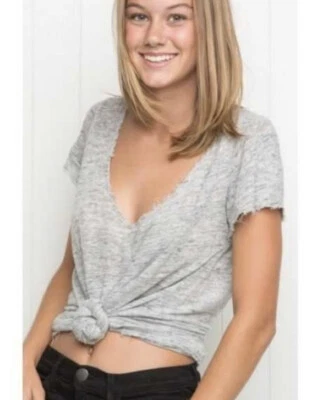 Camiseta Brandy Melville Katirina borde crudo Foto 1 de 4