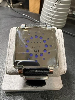 PANTALLA LED ÚNICA Reloj Hombre BINARIO 01 THE ONE "Gamma Ray" Plateado Foto 1 de 4