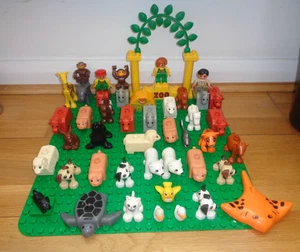 LEGO DUPLO ZOO/FARM ANIMALS & PEOPLE ON LARGE GREEN BASE - Picture 1 of 7
