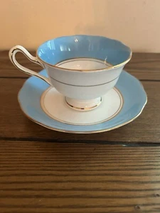 Tazza da tè e piattino vintage Royal Albert Robin Egg blu cielo contorno oro inglese - Foto 1 di 12