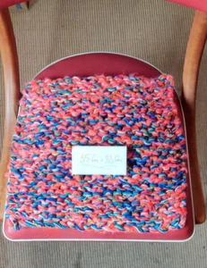 Sitzkissen Sitzmatte für unterwegs - handgestrickt Gr. 35 cm x 33 cm - Bild 1 von 1