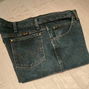 Herren Medium Wash Wrangler 36 Advanced Comfort Bootcut Jeans Größe 34 x 31 Cowboy - Bild 1 von 9