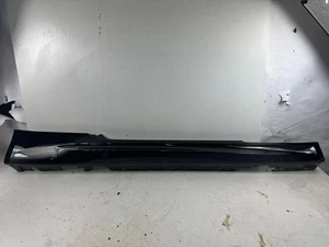08-13 BMW M3 E92 E93 OEM DIESTRO faldón lateral del pasajero panel basculante derecho - Imagen 1 de 5