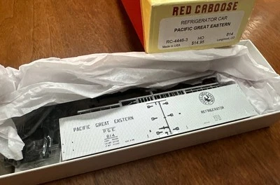 Red Caboose HO Kit #RC-4446-3 Refrigerator Car Pacific Great Eastern 814 NIB NY - Image 1 of 4