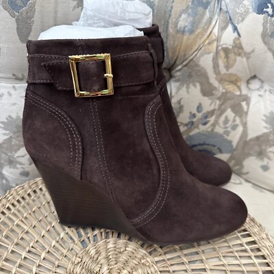 ¡Nuevo! Botines de cuña al tobillo de gamuza Tori Burch Deanna hebillas doradas ¡$350! Foto 1 de 4