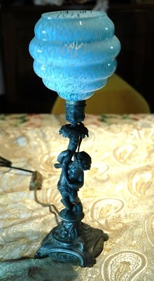 Ancien bougeoir monté en lampe régule , globe verre givré - Photo 1/4