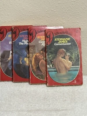 Лот из 4 винтажных книг серии Silhouette Desire в мягкой обложке  - Изображение 1 из 4