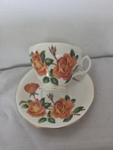 Queen Anne Bone China Tea Coffee Cup & Saucer Set Floral Roses Gold Trim England - Picture 1 of 20