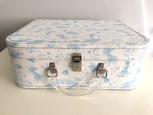 Lady Jayne blau Toiletten-Stapelkoffer mit Griff Aufbewahrung Dekor weiß - Bild 1 von 9
