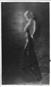 YVONNE GOLD - 1940s Cabaret Artiste Signed Pic - Picture 1 of 1
