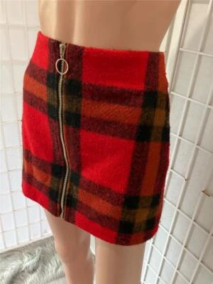 Minifalda para mujer Forever 21 pequeña roja negra a cuadros con cremallera Foto 1 de 4