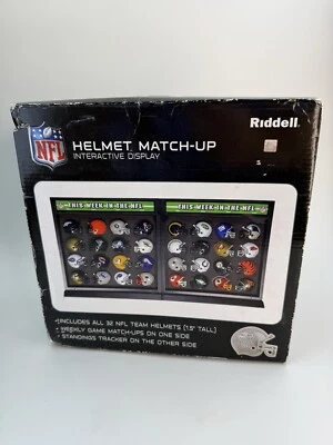 NFL Casco Matchup Pantalla Interactiva con 32 Mini Cascos Riddell Pista de Pie Foto 1 de 4