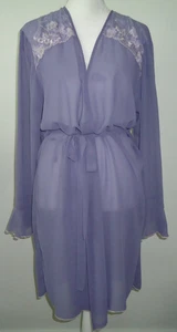 Gilligan & O'Malley Damen lila Morgenmantel Stickerei Gr. S/M - Bild 1 von 10