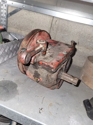 kl.  Umkehrgetriebe   Zapfwellenumkehrgetriebe Rasentraktor - Bild 1 von 4