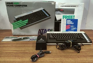 (138141) Atari 600XL Home Computer w/Box, Manual & Inserts Turns On *For Parts* - Picture 1 of 21