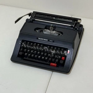 Silver-Reed 810 Vintage Typewriter Operation Confirmed made In Japan - Picture 1 of 5