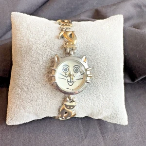 Cat Face Watch, Silver Tone Metal, Gold Tone Metal Accents new battery working - Picture 1 of 9