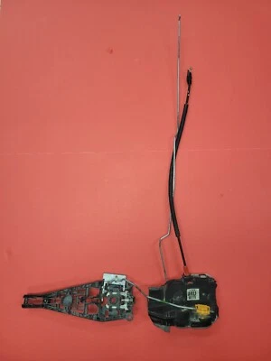 2012-13 Sonic Door Latch Assy w/Cable Right Rear 4 Door Sedan Used OEM 13579550 Foto 1 de 4