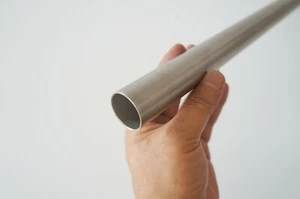 Tubo de titanio grado 9 (1,25" x 0,035" x 40") tubo de metal tubo redondo de 1-1/4 pulgadas - Imagen 1 de 4