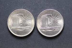 Malaysia 1971 - 2 x 1 Ringgit Copper-Nickel Coin ( SC142 ) - Picture 1 of 8
