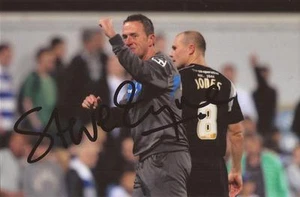 ROCHDALE: STEVE EYRE SIGNED 6x4 ACTION PHOTO+COA - Picture 1 of 1