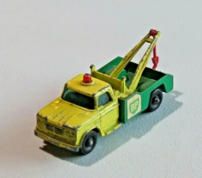 Matchbox Dodge Wreck Truck NO. 13 BP Yellow Green w/Hook Vintage Original 8720 - Image 1 of 4