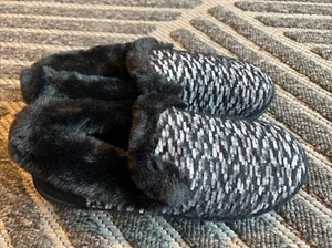 Skechers BOBs Knit Faux Fur Black White Clog Slippers 6 - Picture 1 of 7