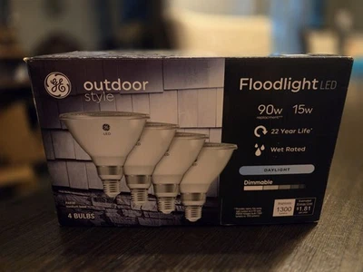 GE Outdoor Style LED Floodlight 90w/15w Dimmable 1300 Lumens 4 Bulbs Par38 Med - Image 1 of 4