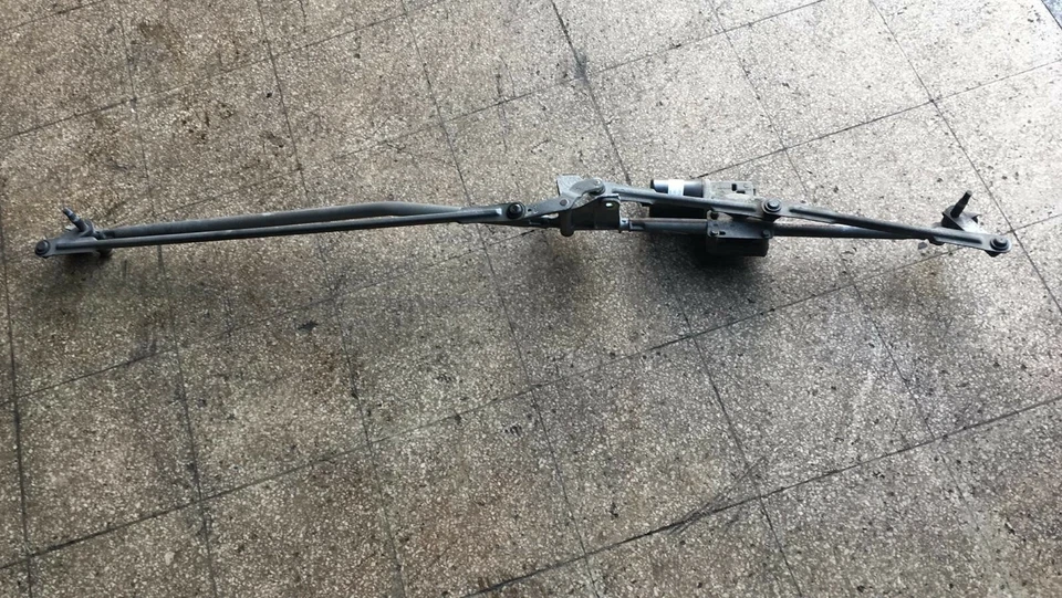 MOTORINO TERGICRISTALLI ANTERIORE PEUGEOT 307 DEL 2004 MARCA VALEO 404638 - Изображение 1 из 1