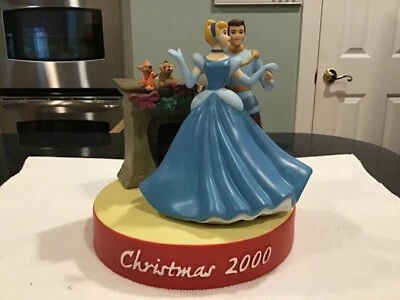 Disney's Cinderella 50th Anniversary Grolier Figurine - Christmas 2000 - Image 1 of 4