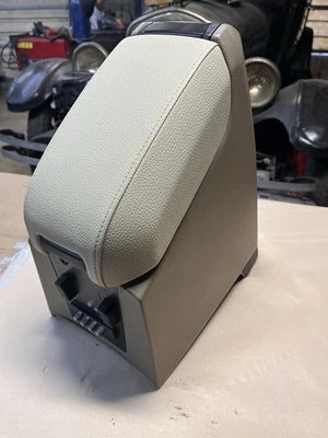 Portavasos consola central Volvo Xc90 2003-2014 con tapa. Pieza limpia. Pieza OEM Foto 1 de 4