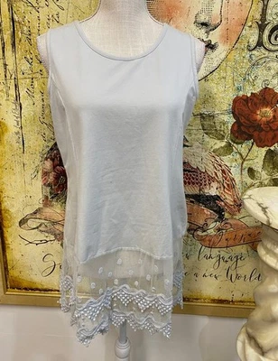 Kathleen Kirkwood 浅灰色分层背心 蕾丝扩展器 上衣 M 全新 — 第 1/4 张图片