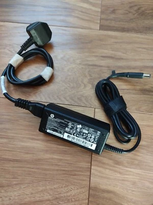 Genuine HP AC Adapter regulatory model: PP009C. HP spare 693711-001 65W charger - Image 1 of 4