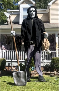 12' Giant Bone Collector Animatronic Halloween Prop - Motion Activated - Picture 1 of 6