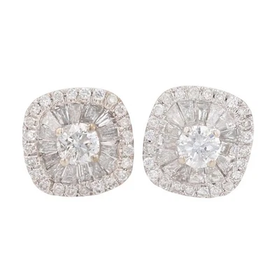 Par de aretes con halo de diamantes de corte redondo de 0,55 quilates de oro blanco de 14 k de 1,86 gramos Foto 1 de 4