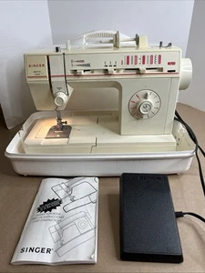 Singer Merritt 4530 Sewing Machine Portable 20 lbs Good Cond. - Picture 1 of 21
