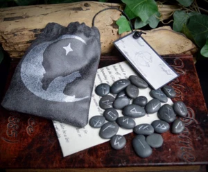 25 RUNE STONES & BAG Cat and Moon Wicca Pagan Witchcraft Divination Faux Leather - Picture 1 of 3
