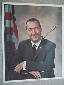James McDivitt Autographed (Autopen) Vintage NASA Portrait - Picture 1 of 2