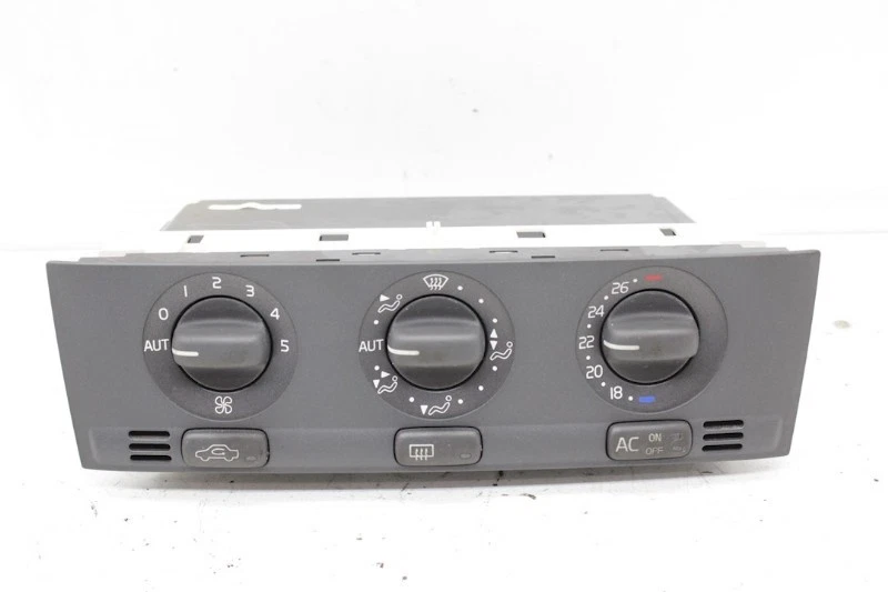 CENTRALINA RISCALDAMENTO Volvo V40 (VW) Combi 1.8i 16V (B4184SM) 1999 - Immagine 1 di 1