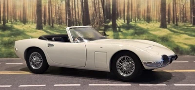 **READ** 1/18 AUTOart 1967 Toyota 2000 GT James Bond 007 White Diecast - Image 1 of 4