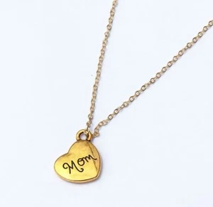 Para mujeres/niñas: conjunto de cadena/collar y colgante enchapados en oro de 18 quilates ""Mamá - Imagen 1 de 2