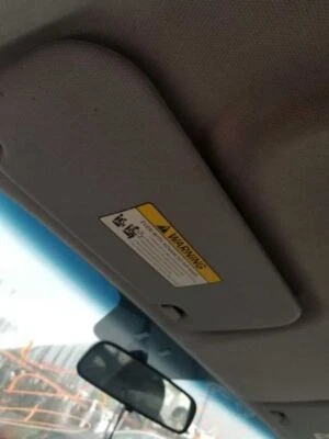 Parasol izquierdo usado se adapta a: Kia Rio 2013 sin iluminación con techo corredizo grado izquierdo Foto 1 de 4