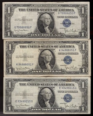 3 ea 1935-D $1 Silver Certificate Banknote - Image 1 of 2