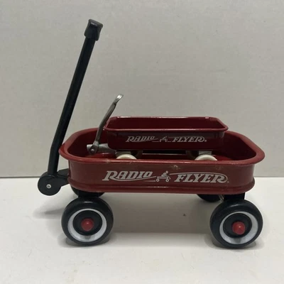 Radio Flyer Miniatura 4" Rojo Vagón 7” Radio Flyer Clásico Niño Tú Foto 1 de 4