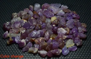 Lotto grezzo 100 grammi cambio colore fluorescente fosforescente hackmanite #9 - Foto 1 di 7