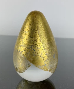 Signiertes Kunstglas Ei 3" mit Goldüberfang Wassertropfen Briefbeschwerer Cica 2000 A15 - Bild 1 von 10