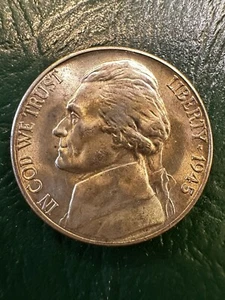 1945 S Wartime Silver Jefferson Nickel - K48331 - Picture 1 of 2