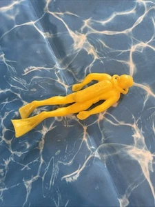 Vintage 1960s PLACO FLIPPY THE DIVER - Baking Soda Scuba Diver Toy With Tank - Picture 1 of 4