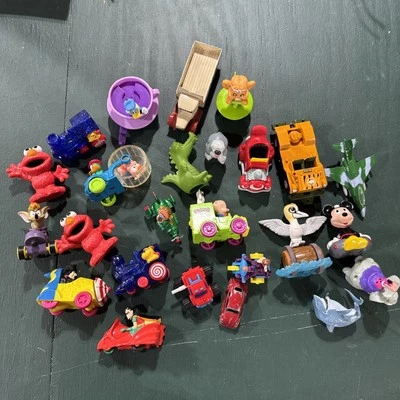 Bottom Of The Toy Box Lot 25 Figures - Image 1 of 4