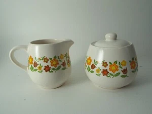 Mccoy Floral Stoneware Creamer & Sugar Bowl, Lid USA Patchwork Gingham - Picture 1 of 8